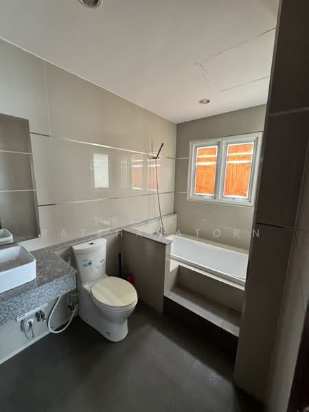 TownHome Ek-kamai, Bangkok, ทองหล่อ ซอย 7, Khlong Tan Nua, Watthana, Bangkok, 3 Bedrooms, 178 sqm, Townhouse For Rent, by TREBA - Ratthanatorn, 500178002 - DDproperty.com