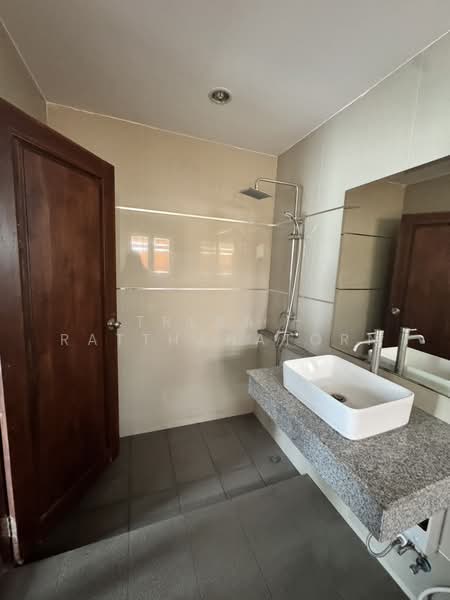 TownHome Ek-kamai, Bangkok, ทองหล่อ ซอย 7, Khlong Tan Nua, Watthana, Bangkok, 3 Bedrooms, 178 sqm, Townhouse For Rent, by TREBA - Ratthanatorn, 500178002 - DDproperty.com