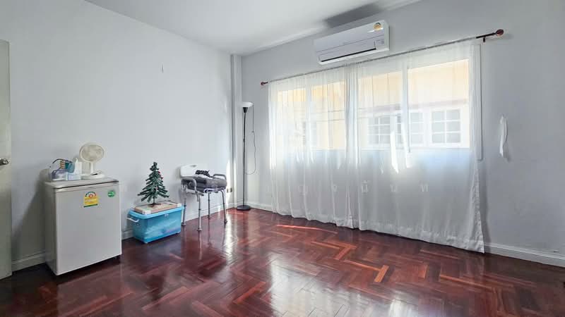 Ketnuti Chermine Village Lat Phrao 87, Bangkok, ลาดพร้าว 87, Khlong Chan, Bang Kapi, Bangkok, 6 Bedrooms, 250 sqm, Townhouse For Sale, by พิสุทธิ์ ปัญจนันท, 500178045 - DDproperty.com