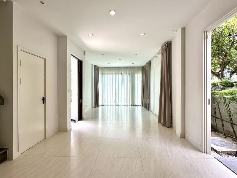 The Sonne Srinakarin-Bangna, Bangkok, Soi Chumchon Mahat Thai 3, Bangna-Trad Road, Dok Mai, Prawet, Bangkok, 4 Bedrooms, 245 sqm, Single Detached House For Sale, by Metas M, 500178073 - DDproperty.com