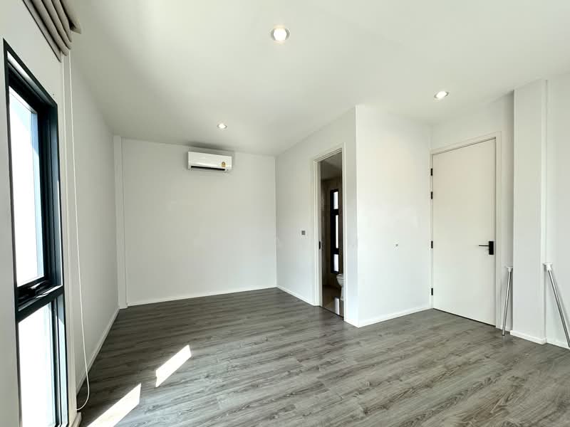 The Sonne Srinakarin-Bangna, Bangkok, Soi Chumchon Mahat Thai 3, Bangna-Trad Road, Dok Mai, Prawet, Bangkok, 4 Bedrooms, 245 sqm, Single Detached House For Sale, by Metas M, 500178073 - DDproperty.com