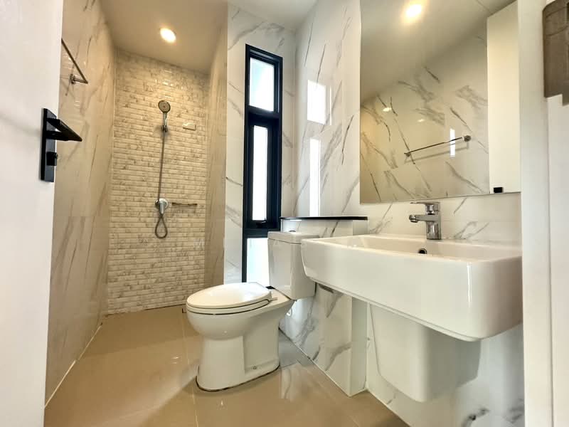 The Sonne Srinakarin-Bangna, Bangkok, Soi Chumchon Mahat Thai 3, Bangna-Trad Road, Dok Mai, Prawet, Bangkok, 4 Bedrooms, 245 sqm, Single Detached House For Sale, by Metas M, 500178073 - DDproperty.com