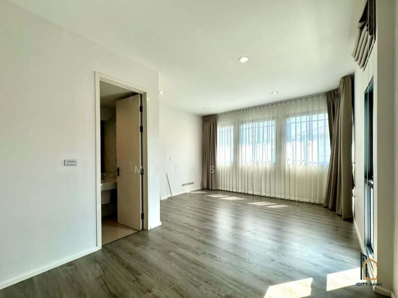 The Sonne Srinakarin-Bangna, Bangkok, Soi Chumchon Mahat Thai 3, Bangna-Trad Road, Dok Mai, Prawet, Bangkok, 4 Bedrooms, 245 sqm, Single Detached House For Sale, by Metas M, 500178073 - DDproperty.com