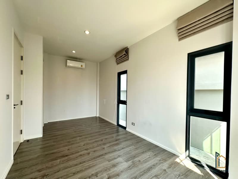 The Sonne Srinakarin-Bangna, Bangkok, Soi Chumchon Mahat Thai 3, Bangna-Trad Road, Dok Mai, Prawet, Bangkok, 4 Bedrooms, 245 sqm, Single Detached House For Sale, by Metas M, 500178073 - DDproperty.com