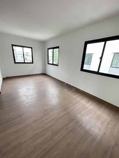 Lumpini Townplace Sukhumvit-Srinakarin, Samut Prakan, Samrong Nua, Muang Samut Prakarn, Samut Prakan, 3 Bedrooms, 161 sqm, Single Detached House For Rent, by Thiti Boonchurn, 500178092 - DDproperty.com