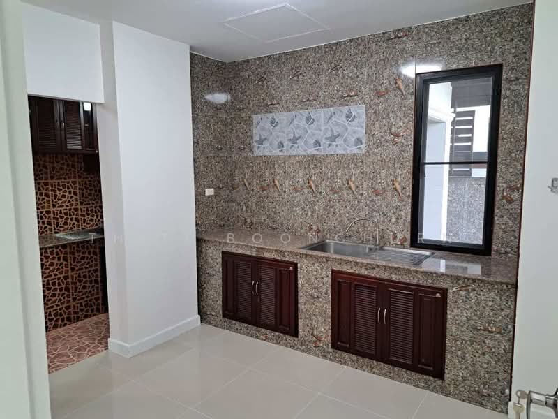 Lake View Park Bangna, Bangkok, 454 Kanchanaphisek Road, Dok Mai, Prawet, Bangkok, 5 Bedrooms, 300 sqm, Single Detached House For Rent, by Thiti Boonchurn, 500178097 - DDproperty.com