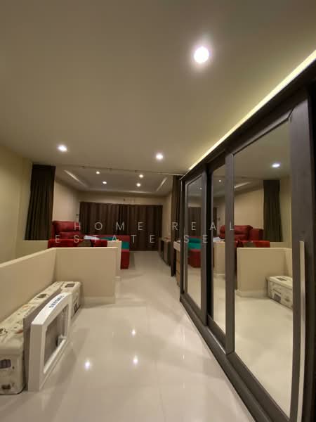 Modern Town Ekachai 62/1, Bangkok, Soi Ekachai 62/1, Bang Bon, Bang Bon, Bangkok, 3 Bedrooms, 151 sqm, Townhouse For Sale, by HOME Real Estate Service, 500178141 - DDproperty.com