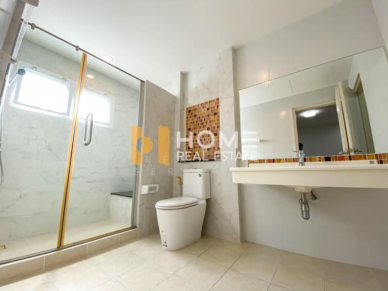 Chuan Chuen Charan 3, Bangkok, Wat Tha Pra, Bangkok Yai, Bangkok, 3 Bedrooms, 173 sqm, Townhouse For Sale, by HOME Real Estate Service, 500178142 - DDproperty.com