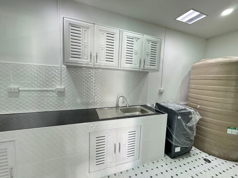 ให้เช่าทาวน์โฮม หลังริม ม.เสนาวีว่า(เจซิตี้) ศรีราชา, ชลบุรี, สุรศักดิ์, ศรีราชา, ชลบุรี, 65 ตร.ม., ทาวน์เฮ้าส์ ให้เช่า, โดย ดุสิต แสงฟ้า, 500178143 - DDproperty.com