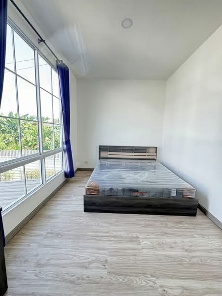 ให้เช่าทาวน์โฮม หลังริม ม.เสนาวีว่า(เจซิตี้) ศรีราชา, Chon Buri (Pattaya), Surasak, Si Racha, Chon Buri (Pattaya), 3 Bedrooms, 65 sqm, Townhouse For Rent, by Dusit Saengfa, 500178143 - DDproperty.com