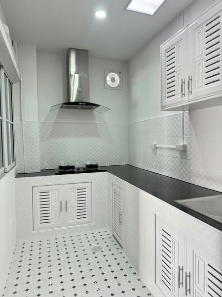 ให้เช่าทาวน์โฮม หลังริม ม.เสนาวีว่า(เจซิตี้) ศรีราชา, ชลบุรี, สุรศักดิ์, ศรีราชา, ชลบุรี, 65 ตร.ม., ทาวน์เฮ้าส์ ให้เช่า, โดย ดุสิต แสงฟ้า, 500178143 - DDproperty.com