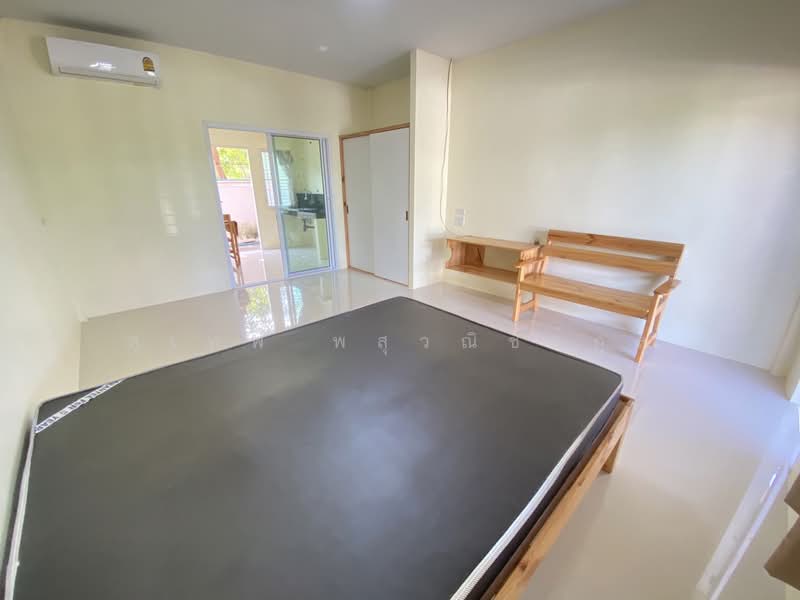 For Rent - Room for rent (newly painted interior) on Burapaphat Road, near Asia Industrial Estate and Robinson, Rayong