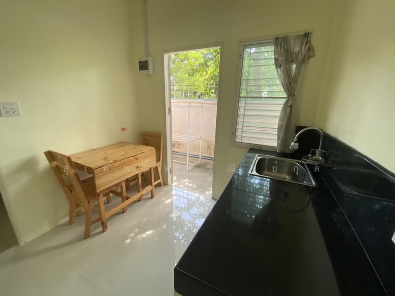 For Rent - Room for rent (newly painted interior) on Burapaphat Road, near Asia Industrial Estate and Robinson, Rayong