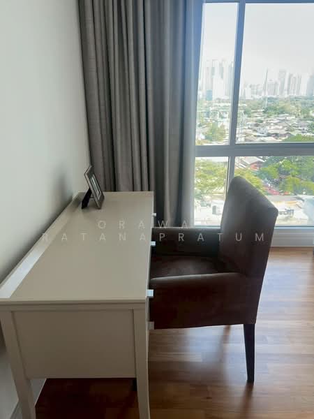 Royal Residence Park, Bangkok, 99 Royal Resident Park Lumphini, Lumphini, Pathum Wan, Bangkok, 3 Bedrooms, 220 sqm, Condo For Rent, by Orawan Ratanapratum, 500178185 - DDproperty.com