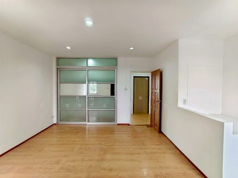 ทาวน์โฮม 3 ชั้น 33 ตร.ว. ทาวน์โฮม ซอยอินทามระ41 ซอยจิ๊ปดำริห์ ถนนสุทธิสาร, กรุงเทพ, ถนนสุทธิสาร, ดินแดง, ดินแดง, กรุงเทพ, 150 ตร.ม., ทาวน์เฮ้าส์ ขาย, โดย คุณ วนิดา ศิริสุขชัยวุฒิ (ดา), 500178191 - DDproperty.com