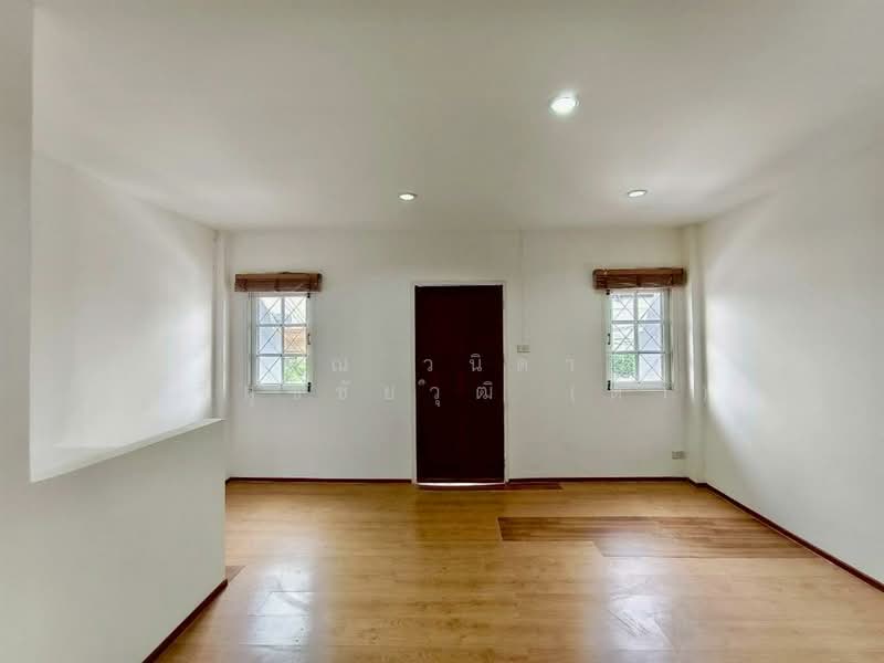 ทาวน์โฮม 3 ชั้น 33 ตร.ว. ทาวน์โฮม ซอยอินทามระ41 ซอยจิ๊ปดำริห์ ถนนสุทธิสาร, กรุงเทพ, ถนนสุทธิสาร, ดินแดง, ดินแดง, กรุงเทพ, 150 ตร.ม., ทาวน์เฮ้าส์ ขาย, โดย คุณ วนิดา ศิริสุขชัยวุฒิ (ดา), 500178191 - DDproperty.com