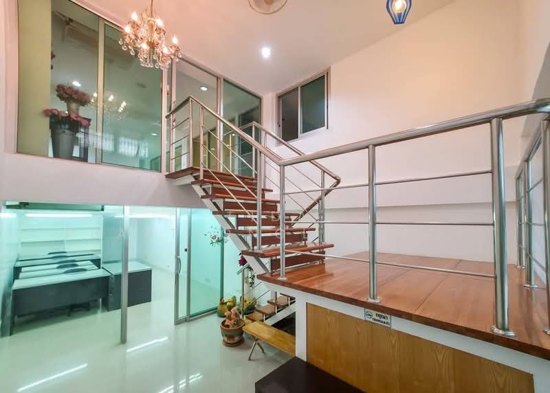 Home office for rent in Sukhumvit area, prime location, near BTS Phra Khanong and At Narong Expressw, Bangkok, Phra Kanong, Khlong Toei, Bangkok, , 200 sqm, Office Space For Rent, by Tida phanthonglarptawee, 500178258 - DDproperty.com