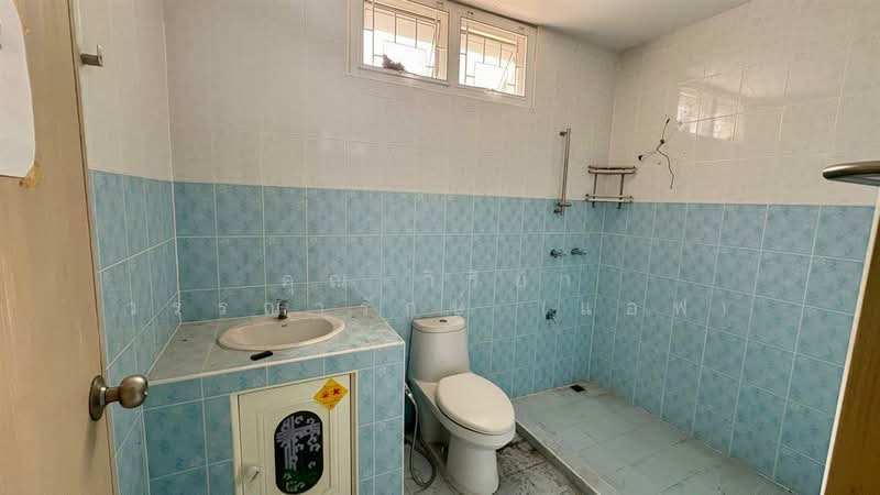 บ้านเดี่ยว 3 ชั้น 96 ตร.ว. บ้านเดี่ยว ซอยลาดพร้าว80 แยก22 ถนนลาดพร้าว, Bangkok, Wang Thonglang, Wang Thonglang, Bangkok, 10+ Bedrooms, 400 sqm, Single Detached House For Sale, by คุณ กิริยา วรรณารักษ์ (แอฟ), 500178264 - DDproperty.com