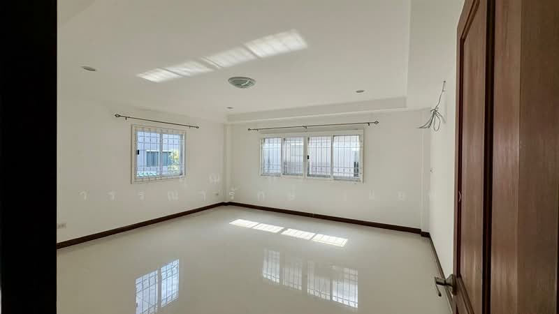 บ้านเดี่ยว 3 ชั้น 96 ตร.ว. บ้านเดี่ยว ซอยลาดพร้าว80 แยก22 ถนนลาดพร้าว, กรุงเทพ, วังทองหลาง, วังทองหลาง, กรุงเทพ, 400 ตร.ม., บ้านเดี่ยว ขาย, โดย คุณ กิริยา วรรณารักษ์ (แอฟ), 500178264 - DDproperty.com