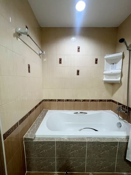 Ladda Condo View : ลัดดา คอนโดวิลล์, ชลบุรี, ถนน เจิมจอมพล, ศรีราชา, ศรีราชา, ชลบุรี, 50 ตร.ม., คอนโด ให้เช่า, โดย Infinity EEC (Thailand) Co., Ltd., 500178299 - DDproperty.com