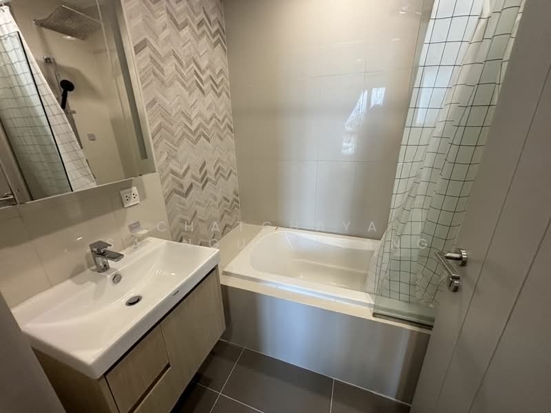 Oka Haus Sukhumvit 36, Bangkok, 3399 Rama 4 Road, Khong Tan, Khlong Toei, Bangkok, 1 Bedroom, 35 sqm, Condo For Rent, by Chatchaya Sa-Nguanklang, 500178358 - DDproperty.com