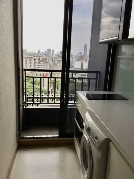 Ivy Ampio, Bangkok, 48 Ratchadaphisek Road, Huai Khwang, Huai Khwang, Bangkok, Studio, 33 sqm, Condo For Rent, by Caveman Property, 500178373 - DDproperty.com