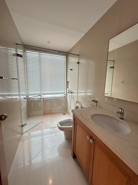 The Emporio Place, Bangkok, 93 Soi Sukhumvit 24, Sukhumvit Road, Khong Tan, Khlong Toei, Bangkok, 3 Bedrooms, 161 sqm, Condo For Rent, by Phatcharanan Kittiananchat, 500178377 - DDproperty.com