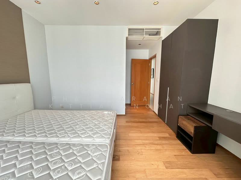 The Emporio Place, Bangkok, 93 Soi Sukhumvit 24, Sukhumvit Road, Khong Tan, Khlong Toei, Bangkok, 3 Bedrooms, 161 sqm, Condo For Rent, by Phatcharanan Kittiananchat, 500178377 - DDproperty.com