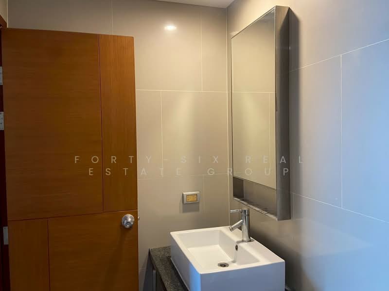 Villa Sathorn, Bangkok, 5 KrungThonBuri Road, Khlong Ton Sai, Khlong San, Bangkok, Studio, 41 sqm, Condo For Rent, by Forty-Six Real Estate Group, 500178389 - DDproperty.com