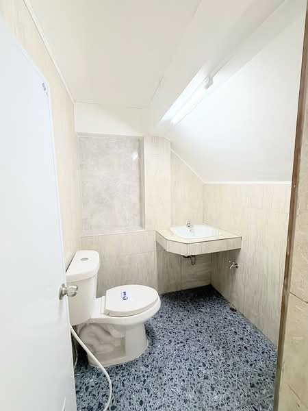 เช่าอาคาร 3 ชั้น + ชั้นลอย + โกดังด้านหลัง รีโนเวทใหม่ทั้งอาคารติดแนวรถไฟฟ้าสายสีเหลือง ใกล้สถานีทิพ, Samut Prakan, เทพารักษ์, Thepharak, Muang Samut Prakarn, Samut Prakan, , 1,008 sqm, Office Space For Rent, by นายมานพ วุฒฒเจริญ, 500178390 - DDproperty.com