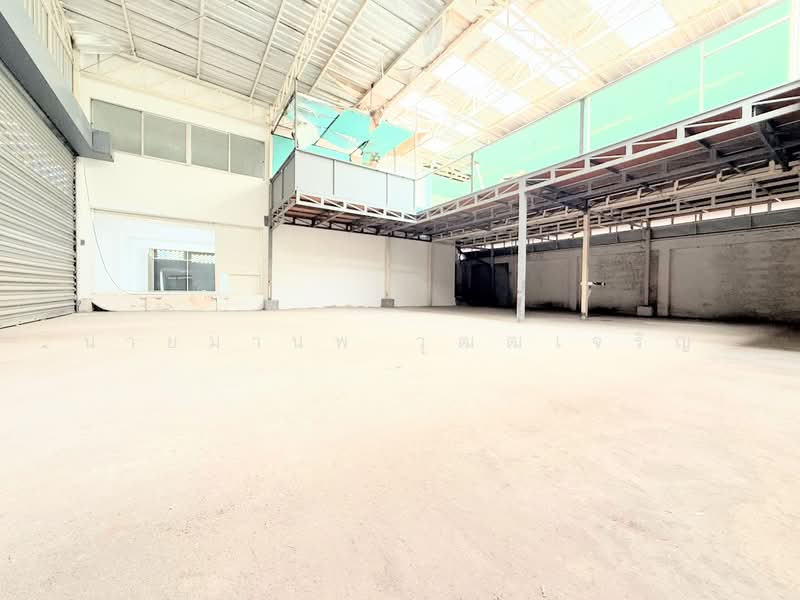 เช่าอาคาร 3 ชั้น + ชั้นลอย + โกดังด้านหลัง รีโนเวทใหม่ทั้งอาคารติดแนวรถไฟฟ้าสายสีเหลือง ใกล้สถานีทิพ, Samut Prakan, เทพารักษ์, Thepharak, Muang Samut Prakarn, Samut Prakan, , 1,008 sqm, Office Space For Rent, by นายมานพ วุฒฒเจริญ, 500178390 - DDproperty.com