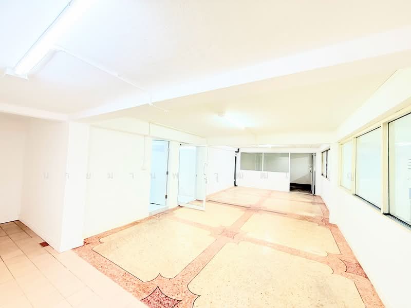 เช่าอาคาร 3 ชั้น + ชั้นลอย + โกดังด้านหลัง รีโนเวทใหม่ทั้งอาคารติดแนวรถไฟฟ้าสายสีเหลือง ใกล้สถานีทิพ, สมุทรปราการ, เทพารักษ์, เทพารักษ์, เมืองสมุทรปราการ, สมุทรปราการ, 1,008 ตร.ม., สำนักงาน ให้เช่า, โดย นายมานพ วุฒฒเจริญ, 500178390 - DDproperty.com