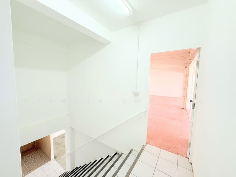 เช่าอาคาร 3 ชั้น + ชั้นลอย + โกดังด้านหลัง รีโนเวทใหม่ทั้งอาคารติดแนวรถไฟฟ้าสายสีเหลือง ใกล้สถานีทิพ, สมุทรปราการ, เทพารักษ์, เทพารักษ์, เมืองสมุทรปราการ, สมุทรปราการ, 1,008 ตร.ม., สำนักงาน ให้เช่า, โดย นายมานพ วุฒฒเจริญ, 500178390 - DDproperty.com