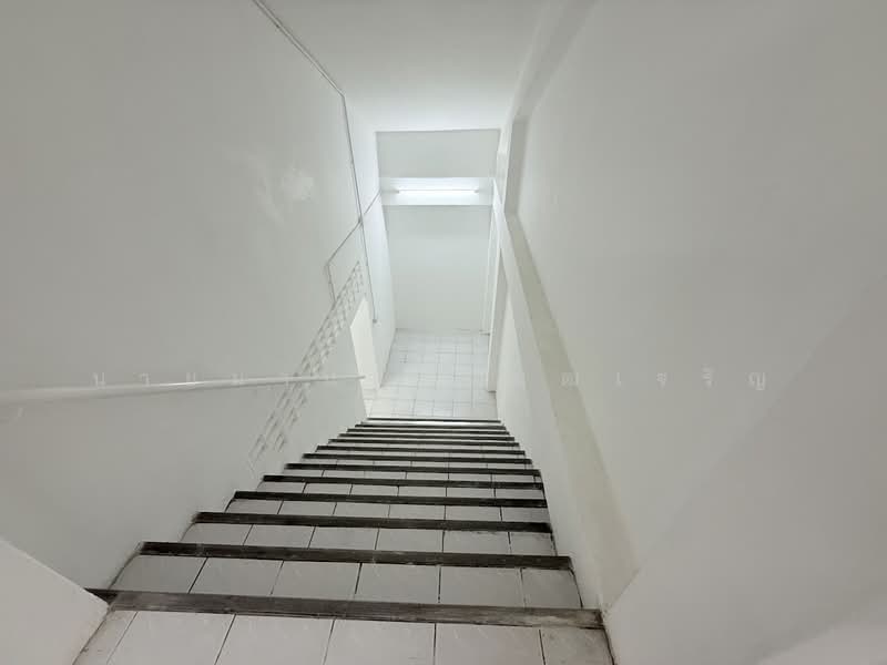 เช่าอาคาร 3 ชั้น + ชั้นลอย + โกดังด้านหลัง รีโนเวทใหม่ทั้งอาคารติดแนวรถไฟฟ้าสายสีเหลือง ใกล้สถานีทิพ, Samut Prakan, เทพารักษ์, Thepharak, Muang Samut Prakarn, Samut Prakan, , 1,008 sqm, Office Space For Rent, by นายมานพ วุฒฒเจริญ, 500178390 - DDproperty.com