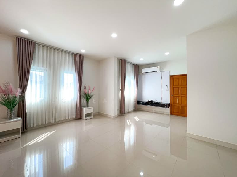 วิลล่าโมเดิร์น 4 ห้องนอนพร้อมสระว่ายน้ำส่วนตัว สยามคันทรีคลับ พัทยา, Chon Buri (Pattaya), Bang Lamung, Bang Lamung (Pattaya), Chon Buri (Pattaya), 4 Bedrooms, 450 sqm, Villa For Sale, by PLC Real Estate, 500178481 - DDproperty.com