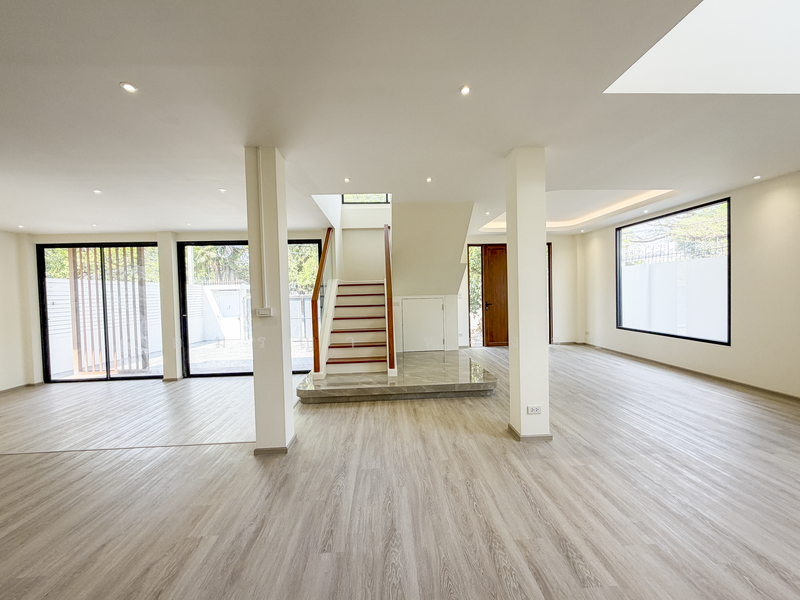 Sukhumvit 71 Pridi 42, Bangkok, สุขุมวิท 71, Khlong Tan Nua, Watthana, Bangkok, 4 Bedrooms, 401 sqm, Single Detached House For Sale, by อมรญา ทองสุข, 500178503 - DDproperty.com