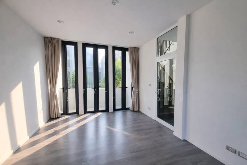 The Sonne Srinakarin-Bangna, Bangkok, Soi Chumchon Mahat Thai 3, Bangna-Trad Road, Dok Mai, Prawet, Bangkok, 4 Bedrooms, 245 sqm, Single Detached House For Sale, by Forty-Six Real Estate Group, 500178559 - DDproperty.com