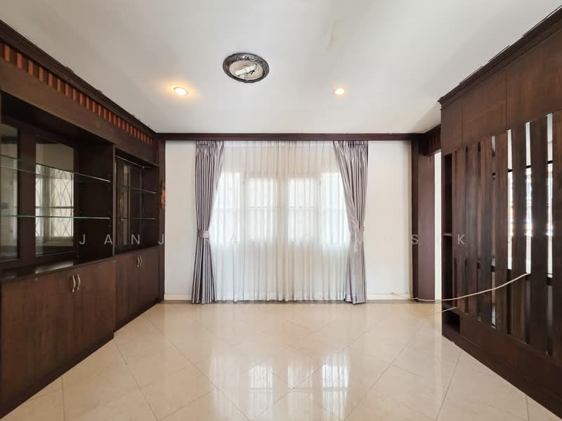 K.C. LAKEVIEW, Bangkok, Saphan Sung, Saphan Sung, Bangkok, 4 Bedrooms, 200 sqm, Single Detached House For Sale, by Janjira Polmusik, 500178655 - DDproperty.com