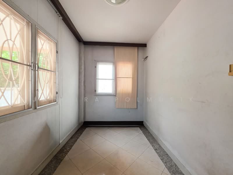 K.C. LAKEVIEW, Bangkok, Saphan Sung, Saphan Sung, Bangkok, 4 Bedrooms, 200 sqm, Single Detached House For Sale, by Janjira Polmusik, 500178655 - DDproperty.com