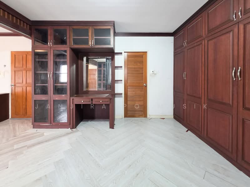 K.C. LAKEVIEW, Bangkok, Saphan Sung, Saphan Sung, Bangkok, 4 Bedrooms, 200 sqm, Single Detached House For Sale, by Janjira Polmusik, 500178655 - DDproperty.com