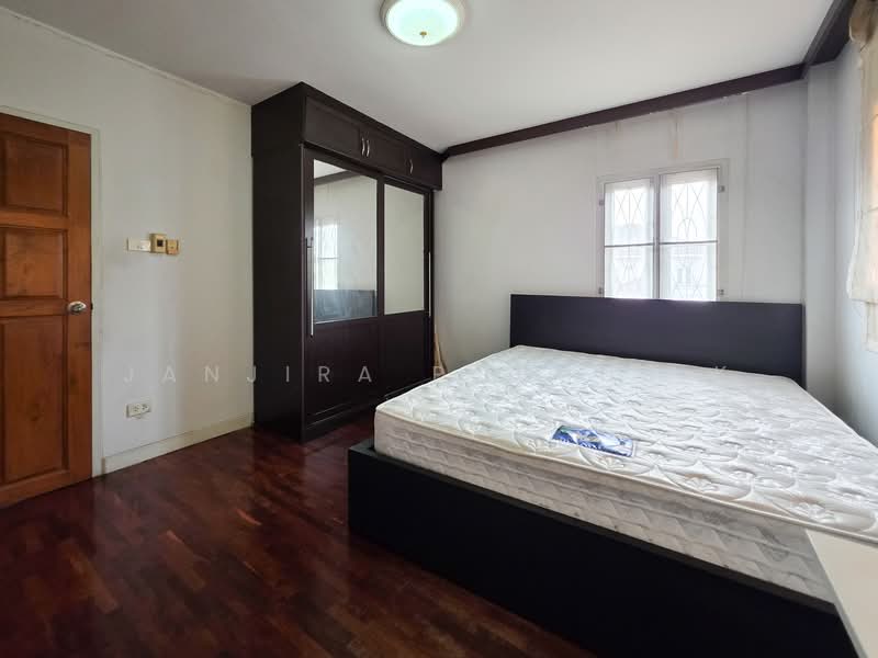 K.C. LAKEVIEW, Bangkok, Saphan Sung, Saphan Sung, Bangkok, 4 Bedrooms, 200 sqm, Single Detached House For Sale, by Janjira Polmusik, 500178655 - DDproperty.com