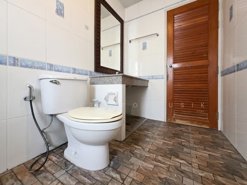 K.C. LAKEVIEW, Bangkok, Saphan Sung, Saphan Sung, Bangkok, 4 Bedrooms, 200 sqm, Single Detached House For Sale, by Janjira Polmusik, 500178655 - DDproperty.com