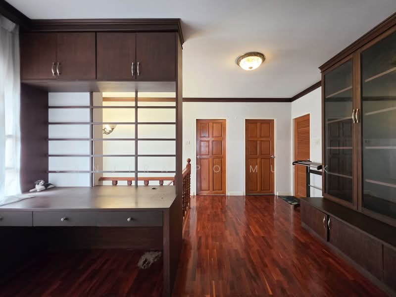 K.C. LAKEVIEW, Bangkok, Saphan Sung, Saphan Sung, Bangkok, 4 Bedrooms, 200 sqm, Single Detached House For Sale, by Janjira Polmusik, 500178655 - DDproperty.com