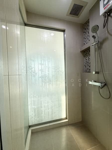 Life Ratchadapisek, Bangkok, 279 Ratchadapisaek Road, Huai Khwang, Huai Khwang, Bangkok, 2 Bedrooms, 65 sqm, Condo For Rent, by Kornkanock Kanockpradit, 500178659 - DDproperty.com