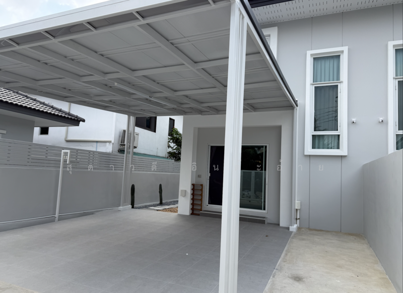 For Sale - ขายและให้เช่า บ้านแฝดใหม่มือหนึ่ง ทำเลอ่อนนุช 40, Bangkok