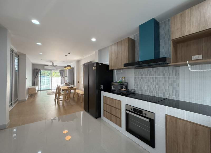 For Sale - ขายและให้เช่า บ้านแฝดใหม่มือหนึ่ง ทำเลอ่อนนุช 40, Bangkok