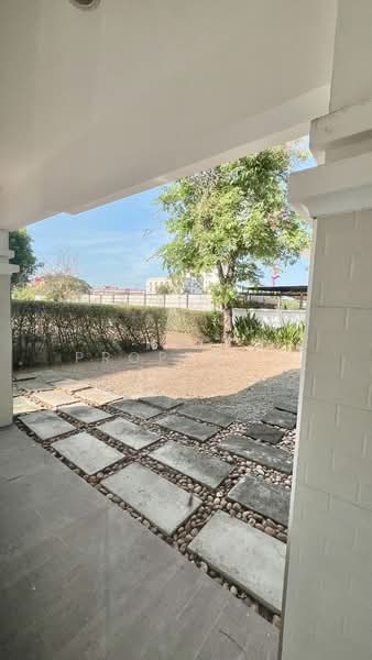 Moobaan Tararom Huamark, Bangkok, Tararom Huamark Soi 1, Phlapphla, Wang Thonglang, Bangkok, 5 Bedrooms, 800 sqm, Single Detached House For Rent, by NTG Property House Co.,Ltd., 500178691 - DDproperty.com