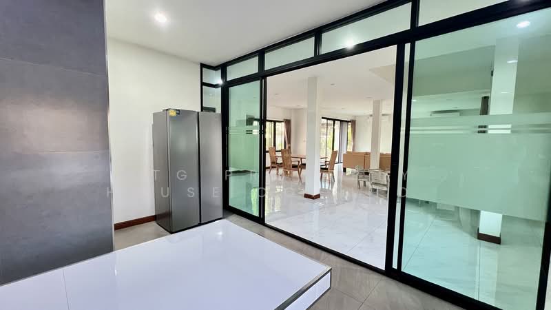 Moobaan Tararom Huamark, Bangkok, Tararom Huamark Soi 1, Phlapphla, Wang Thonglang, Bangkok, 5 Bedrooms, 800 sqm, Single Detached House For Rent, by NTG Property House Co.,Ltd., 500178691 - DDproperty.com