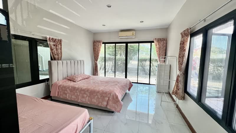 Moobaan Tararom Huamark, Bangkok, Tararom Huamark Soi 1, Phlapphla, Wang Thonglang, Bangkok, 5 Bedrooms, 800 sqm, Single Detached House For Rent, by NTG Property House Co.,Ltd., 500178691 - DDproperty.com