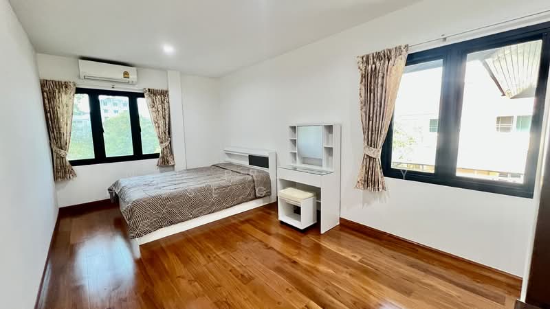 Moobaan Tararom Huamark, Bangkok, Tararom Huamark Soi 1, Phlapphla, Wang Thonglang, Bangkok, 5 Bedrooms, 800 sqm, Single Detached House For Rent, by NTG Property House Co.,Ltd., 500178691 - DDproperty.com